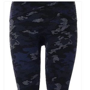 Spanx Active Printed Leggings: Color Geo Blue Camo- BRAND NEW